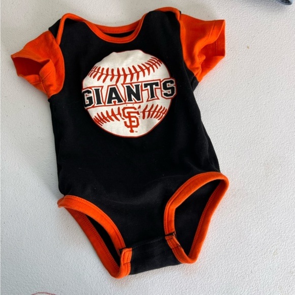 5/$25 San Francisco giants babies, one piece 18 months - Picture 1 of 3